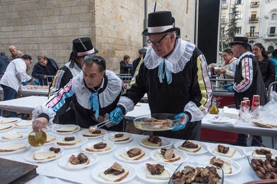 El Carnaval de Lleida 2020 ha donat el tret de sortida amb la Tupinada Popular i el Pastís de la festa.