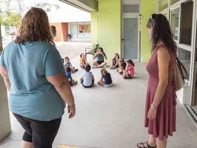 L'Estiu de Joc 1 i 2 es realitza en sis escoles de la ciutat, entre elles, l'Escola Països Catalans, a Balàfia..