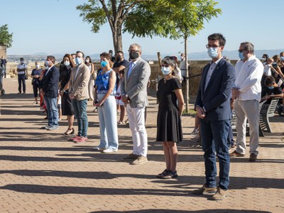 Representans del Govern i dels grups de l'oposició han assistit a l'acte..