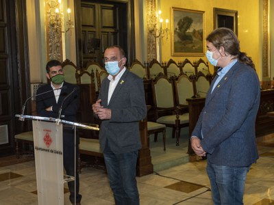 Presentació del Pla de xoc d'ocupació al Segrià, a càrrec de l'alcalde Miquel Pueyo; el conseller Chakir El Homrani i el president del Consell Comarc….