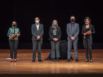 La consellera de Cultura, Àngels Ponsa; el paer en cap, Miquel Pueyo, i el president de la Diputació de Lleida, Joan Talarn, han presidit la gala del….