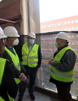 Una passarel·la connectarà el nou edifici amb l'actual hospital.