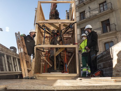 L'embalatge de l'escultura abans de ser traslladada a Barcelona..