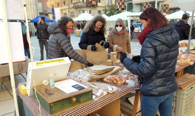 La campanya Plàstics Zero ha arribat avui al Mercat de l'Hort.