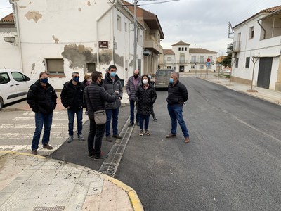 Els tinents d'alcalde Toni Postius i Jordina Freixanet han visitat avui Sucs, on han pogut conversar amb el veïnat.