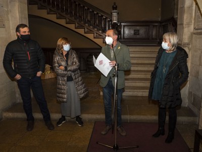 L'alcalde de Lleida Miquel Pueyo ha inaugurat aquesta tarda la caseta acompanyat dels responsables de l'Institut Castell dels Templers..