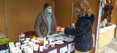 La parada solidària, ahir, amb Progat Lleida.