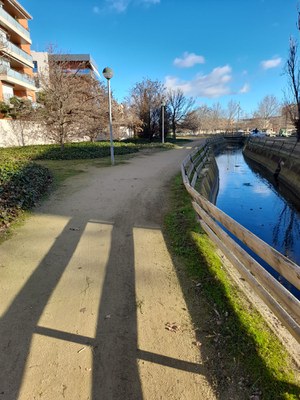 Treballs als Jardins Jaume Magre per netejar i millorar l’espai.