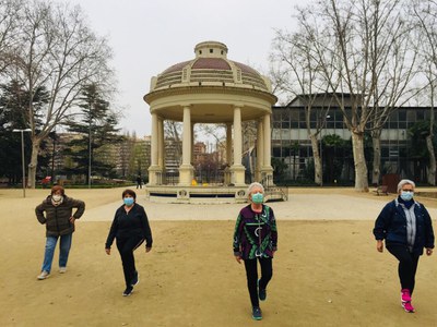 La Paeria ha iniciat uns tallers perquè persones sènior pugin fer exercici en espais exteriors, com parcs i jardins.