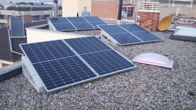 Imatge d'una instal·lació fotovoltaica a Lleida.