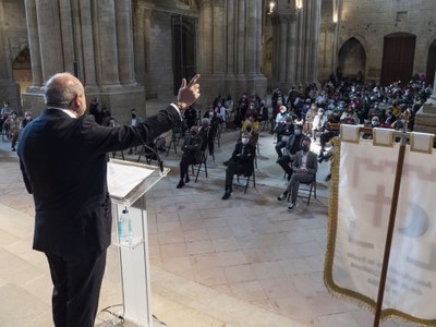 El públic ha omplert la nau central de la Seu Vella, tot guardant les mesures de seguretat.