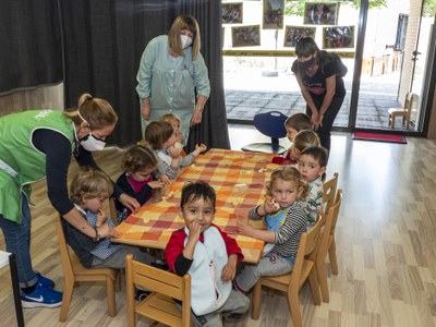 El servei de menjador es realitza amb productes de qualitat, que s'incrementaran en el curs vinent..