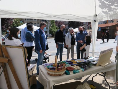 El paer en cap i diversos regidors han coincidit en la visita al Mercat de les Idees.