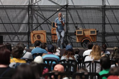 Espai teatral itinerant de la companyia Jam, en el marc de la Festa Major de Lleida 2021.