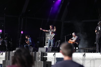 El concert de Joan Garriga i el Mariatxi Galàctic ha estat la penúltima actuació musical de la Festa Major.