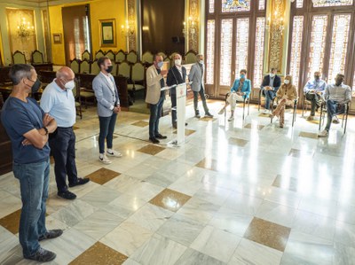 El salo de sessions de la Paeria ha acollit la presentació del Campionat d'Atletisme sub-16..