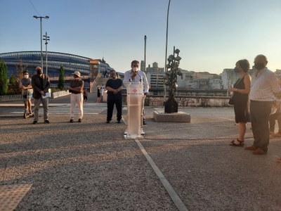 Els regidors de l’Ajuntament de Lleida, Jaume Rutllant i David Melé, juntament amb l’artista i els representants de l’Orvepard, han visitat la nova u….