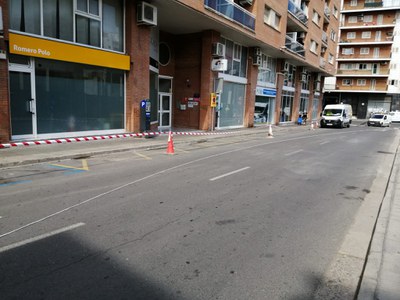 Unes obres als carrers República del Paraguai i Acadèmia obliguen a col·locar una bastida per garantir la seguretat de les persones i el trànsit.