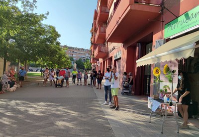 El regidor Ignasi Amor, amb el president de l'AV, Toni Baró, va assistir divendres al concurs de mascotes dins els actes de la festa major de Balàfia.