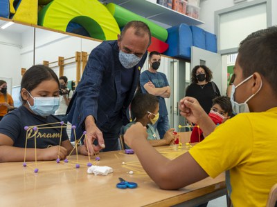 Els Plans Educatius d'Entorn han inclòs 81 talles a 19 centres educatius de la ciutat amb la participació d'uns 1.300 alumnes.