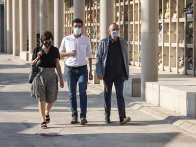 L'alcalde Miquel Pueyo, juntament amb els tinents d'alcalde Toni Postius i Montse Pifarré, ha visitat les obres dels nous nínxols del departament de ….