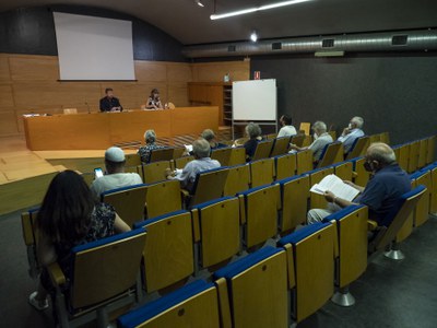 Trobada amb membres de la FAV per presentar les modificacions previstes en l'ordenança d'establiments de concurrència pública...