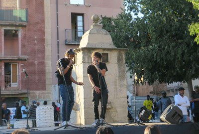 La plaça del Dipòsit ha estat l'escenari per visualitzar una mostra del projecte ConViu al Barri.