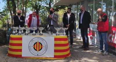 El tinent d'alcalde Paco Cerdà i els regidors Ignasi Amor i David Melé han lliurat els trofeus als primers classificats en el Tir Olímpic.