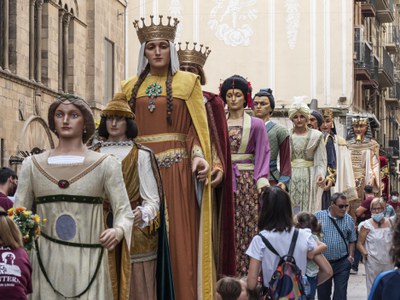 Els Gegants de Lleida han encapçalat la passada de lluïment del Seguici de les Festes..