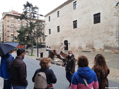 6 visites guiades conviden a redescobrir la ciutat de Lleida, la petja modernista, el castell templer o el centre històric, pel pont del Pilar.