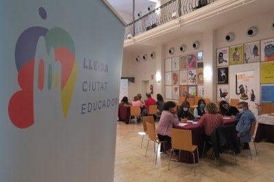 Representants de 20 ciutats d'arreu de l'estat han participat en la fira de la xarxa temàtica educadora dedicada als ODS i els infants..