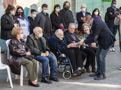 A l'homenatge han assistit exalumnes del Liceu Escolar, membres de la família Godàs i familiars d'antics estudiants, ja difunts..