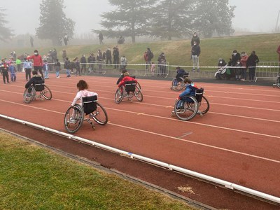 Els participants han pogut gaudir de les proves d’atletisme adaptades a les seves edats.