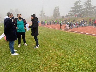 Els regidors Amor i Melé han assistit a la jornada esportiva de la Pista de les Basses.