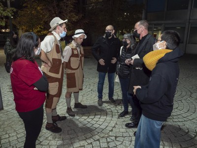 Amb els integrants de la companyia La Baldufa, aquesta tarda, a l'Escorxador..