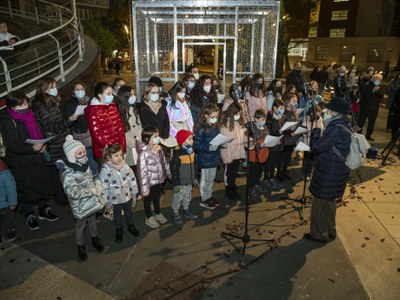 La Coral Infantil Shalom ha posat la nota musical a la Zona Alta i la de l'Orfeó Lleidatà, a la Paeria.