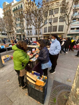 La tinent d'alcalde i els regidors han comunicat la decisió als mateixos paradistes.