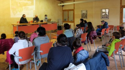 Trobada del programa +Biodiversitat al parc de la Mitjana per sensibilitzar la ciutadania sobre la importància de la biodiversitat urbana i motivar l….