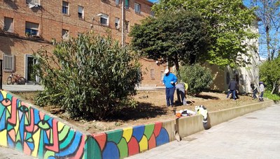 El projecte Jardins Socials, de l’equip municipal d’intervenció comunitària, crea i condiciona espais enjardinats a través de la participació i la im….
