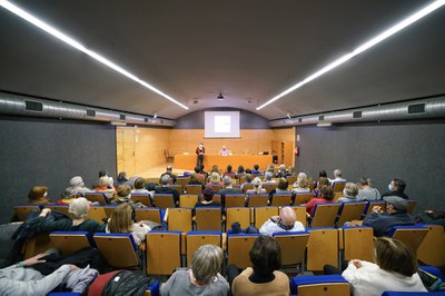 L'acte va aplegar un nombrós públic a la sala Jaume Magre..