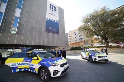 El paer en cap ha presentat avui els nous vehicles de la Urbana, acompanyat dels comandaments del cos.