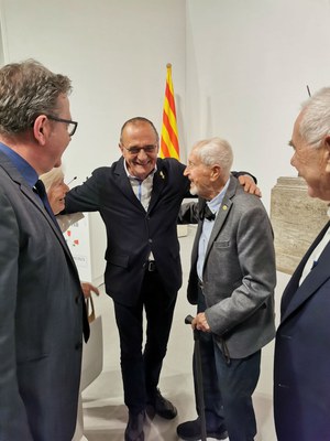 El paer en cap i Josep Vallverdú al Saló Sant Jordi de la Generalitat.