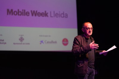 L'alcalde de Lleida, Miquel Pueyo, durant la seva intervenció a la Lleida Mobile Week..