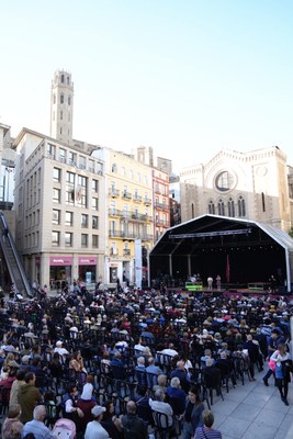 La plaça Sant Joan ha acollit per segon any el pregó de la Festa Major.