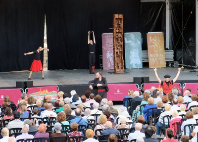 El 36è festival folklóric de Lleida s'organitza amb l'Esbart Dansaire Sícoris.