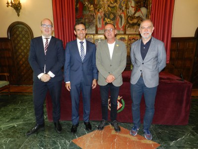 L'alcalde Miquel Pueyo, el director territorial de Catalunya de CaixaBank, Jaume Masana, el director de Fira, Oriol Oró i Geremi Camí, director de Ba….