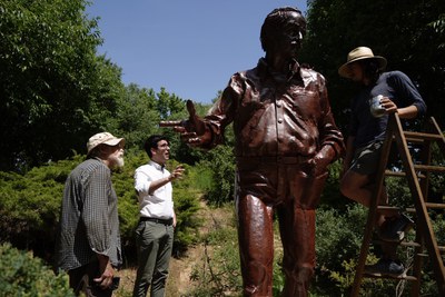 També s'està posant a punt l'escultura dedicada a l'impulsor de l'Aplec, Manolo Calpe.