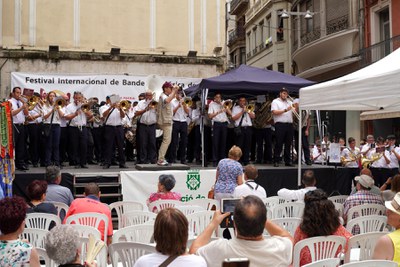 Totes les bandes han participat en la interpretació de la peça final del concert amb el director de la banda de Lleida, Amadeu Urrea, a la batuta.