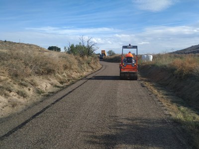 Imatge dels treballs de millora d'un dels camins de l'Horta on s'actua.