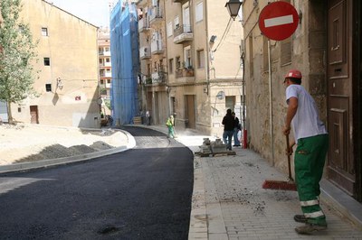 El carrer Lluís Besa és una important via de comunicació del Centre Històric..